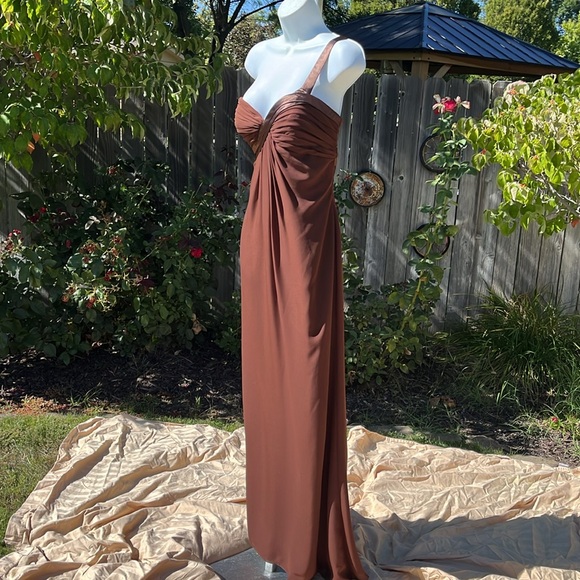 NWOT Bella by VENUS Maxi Gown- brown  chiffon one shoulder Sz 12- Gorgeous - Picture 4 of 11